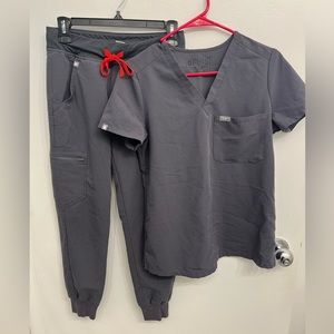 Figs XS/XSP Charcoal joggers/catarina top